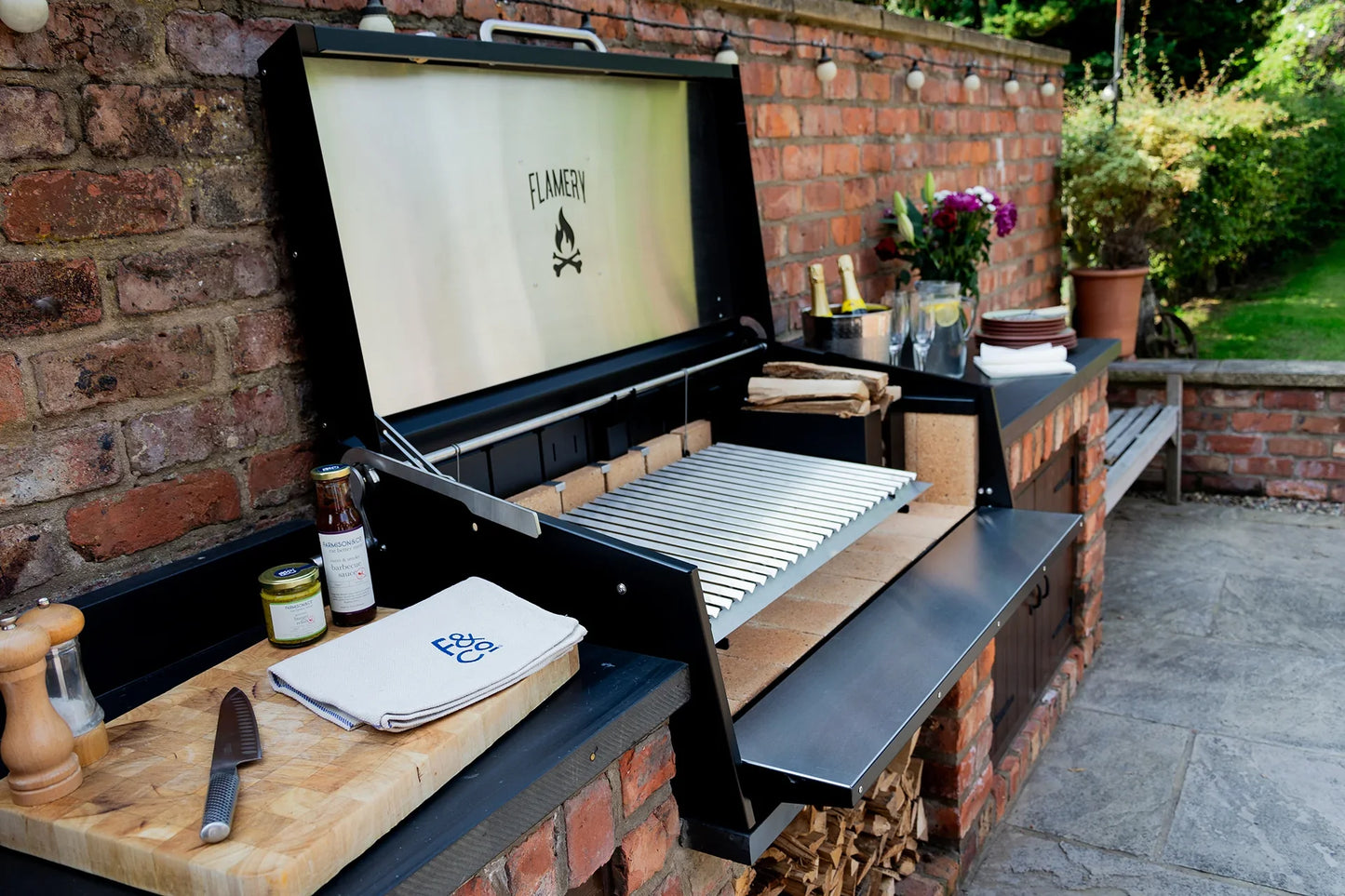 Premium Flamery Klein Asado Grill mit 50/50 Split Grill