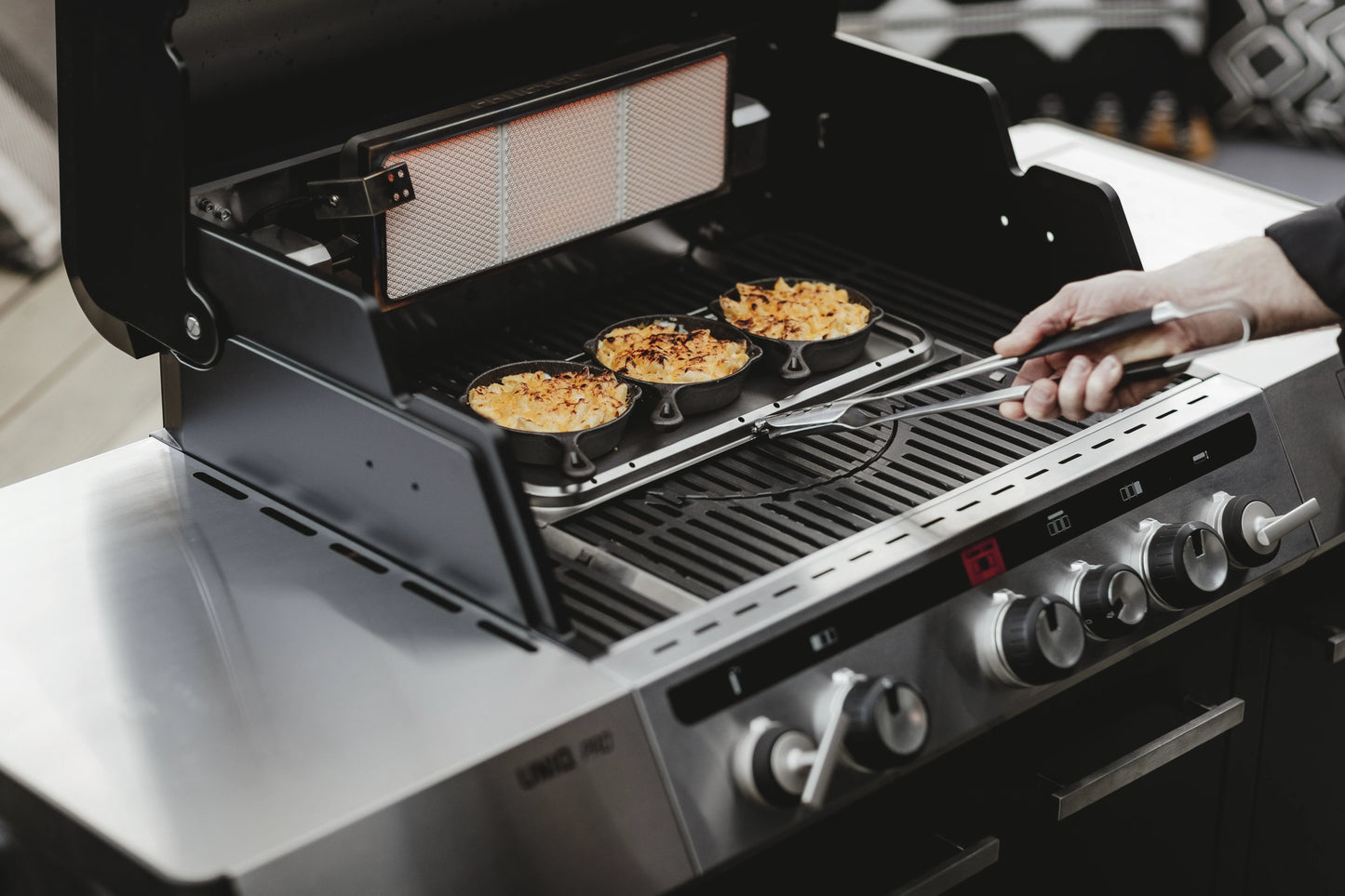 Premium Enders Uniq Pro 3 IK Gas Grill Setchen mit Cruster