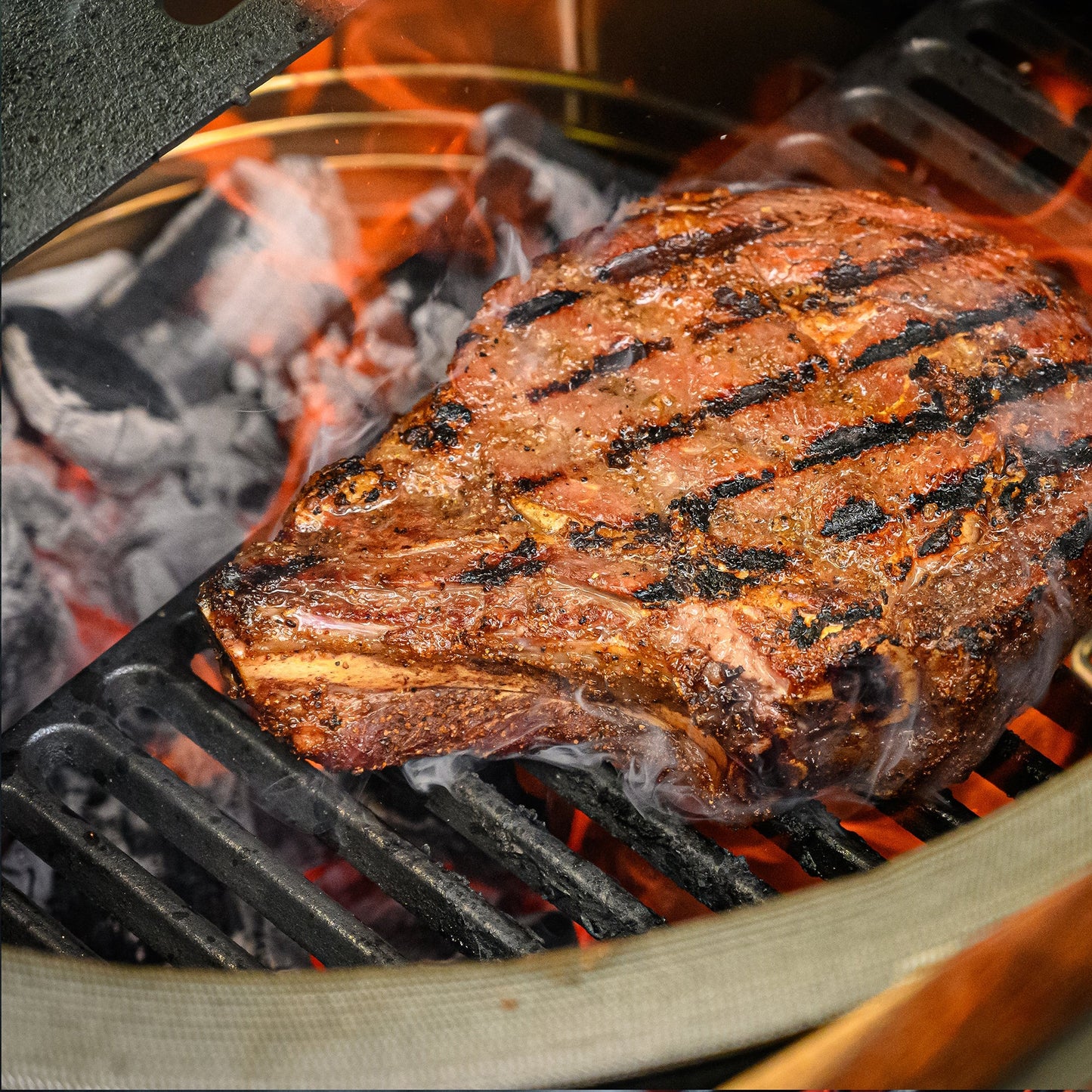 Kamado Joe Big Joe II mit Voyager Pack