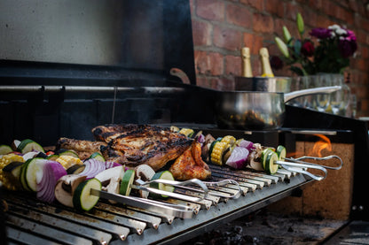 Premium Flamery Klein Asado Grill mit 50/50 Split Grill