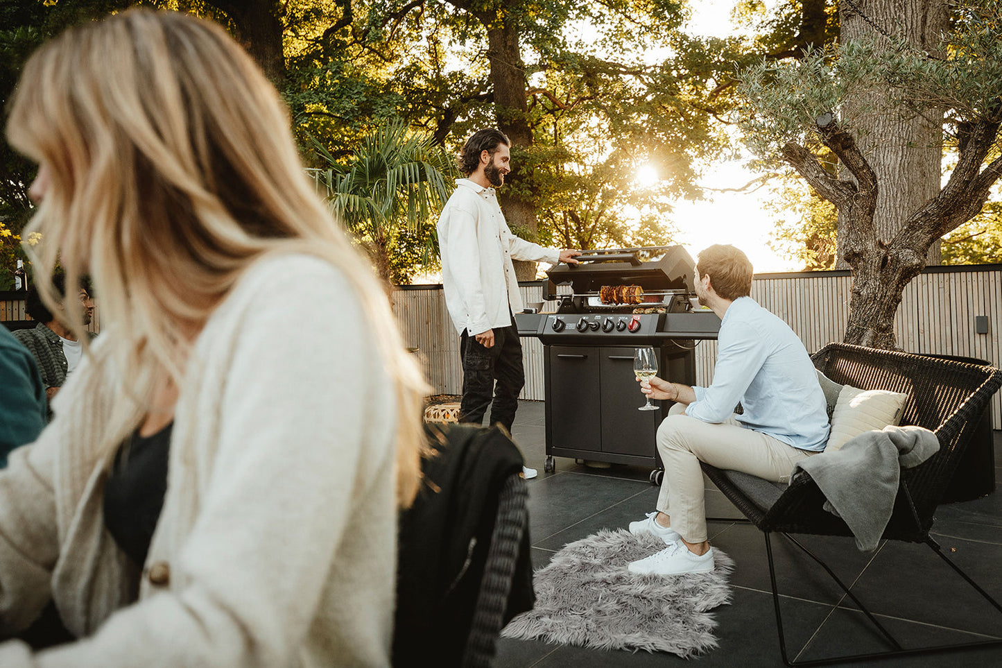 Enders Monroe Pro 4 SIK Turbo Shadow 4 Brenner Gas Barbecue mit FREE Abdeckung
