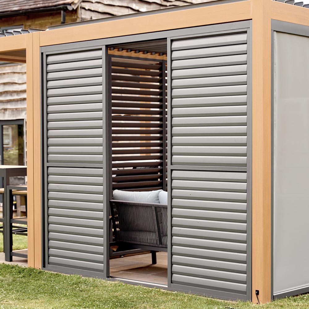 Sanctuary 3m Sliding Walls mit Movable Louvres