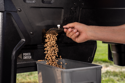 Traeger Woodridge Pro Pellet Smoker
