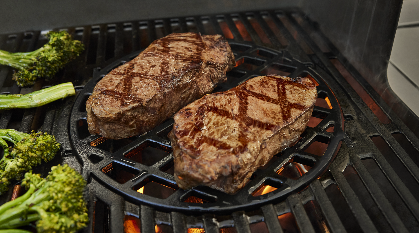 Genesis E-325W Gas Barbecue mit Sear Zone Weber