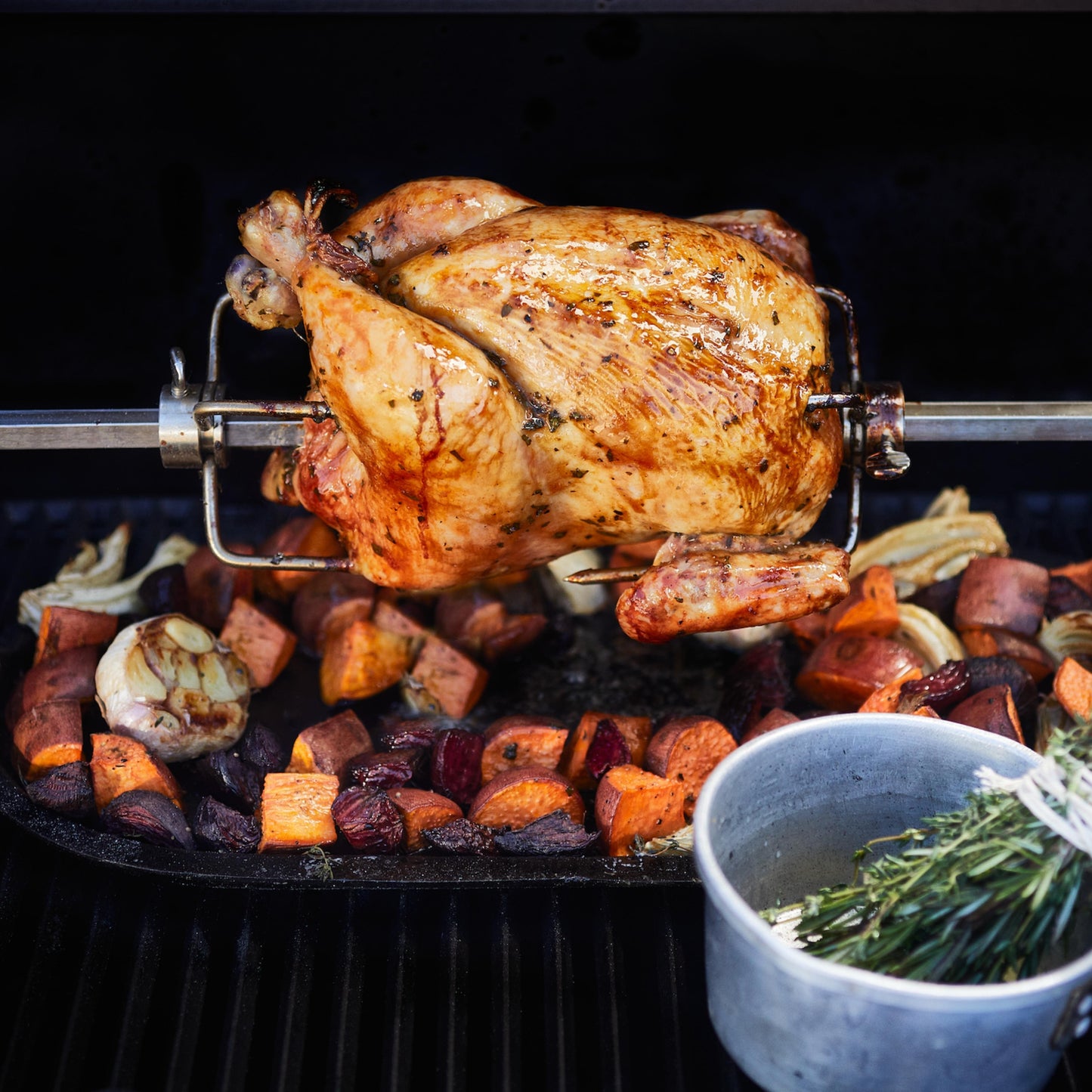 Premium Masterbuilt Gravity 800 Grillplatte Grill mit Rotisserie Pack