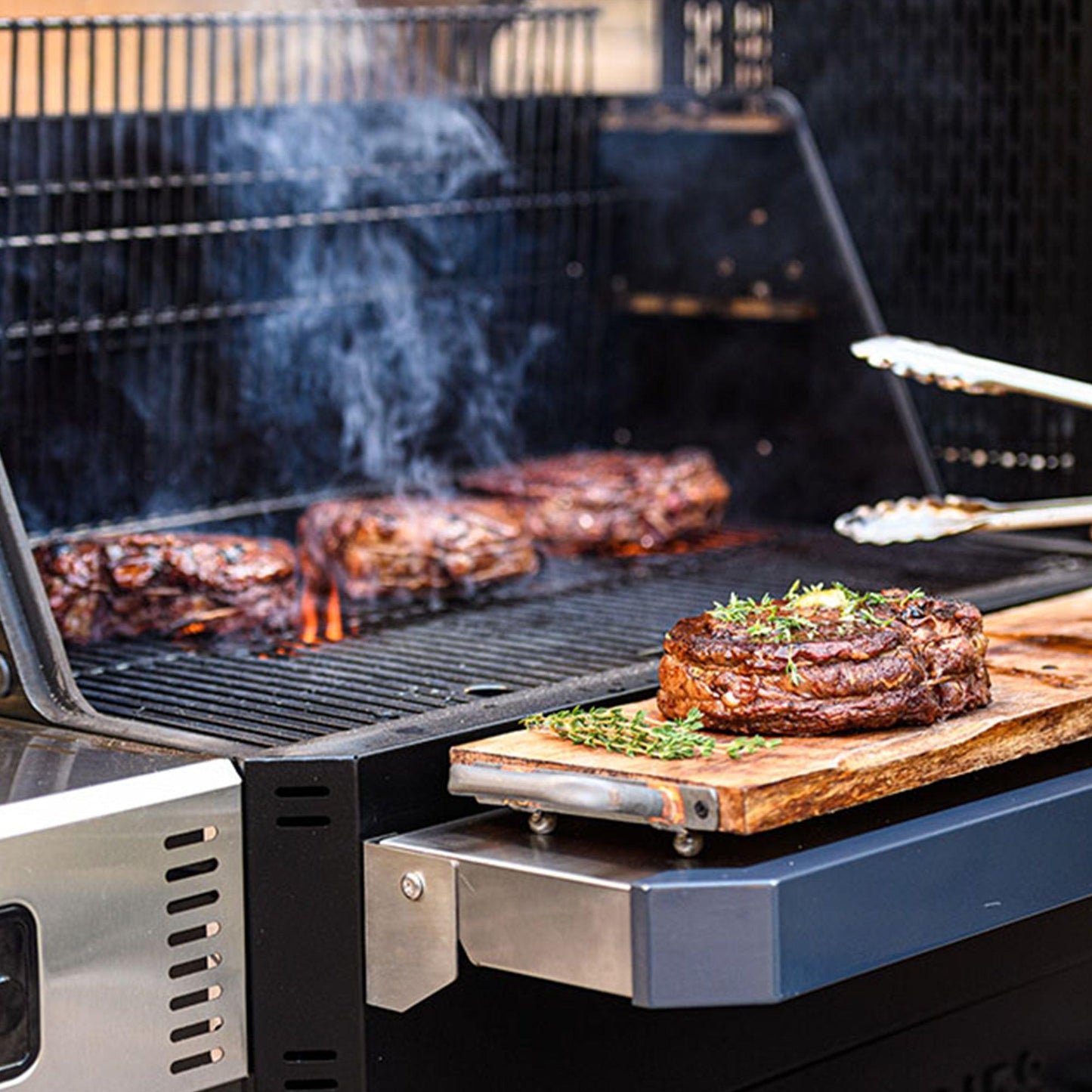Premium Masterbuilt Gravity 800 Grillplatte Grill mit Rotisserie Pack
